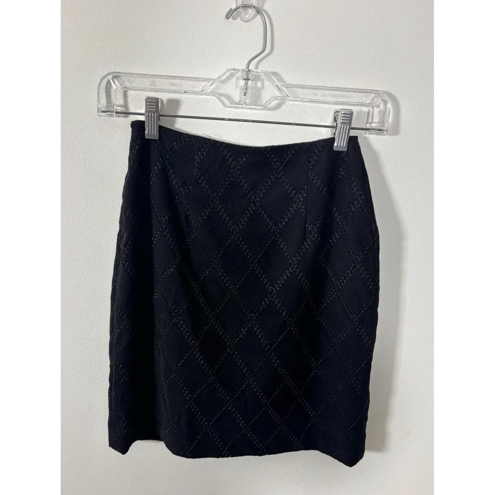 Petite Sophisticate Black Pencil Skirt Textured Diamond Pattern Size 0 Short